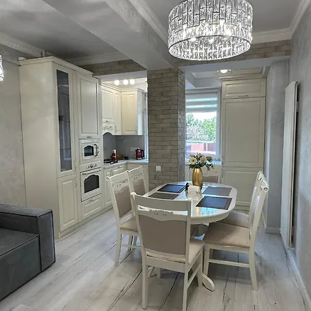 Modern Cozy Ultracentral Daire
